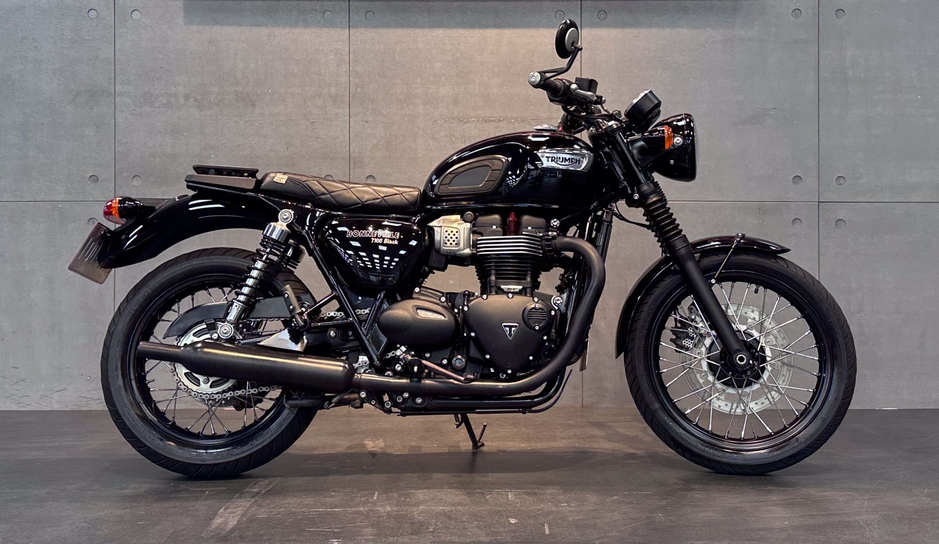 2017 Triumph Bonneville T100 Black